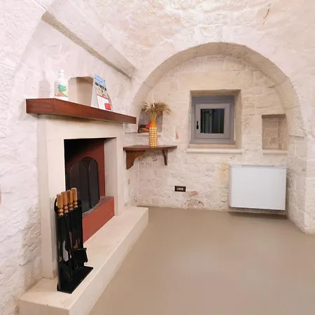 Pavi Trulli E Kır Evi *